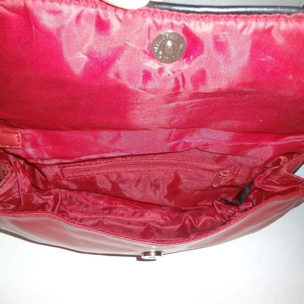 🌸2/$9 Faux Leather Mini‎ Clutches